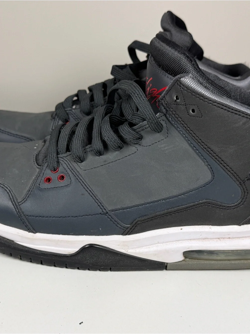 EUC Nike Jordan Flight 599593-004 Men's Sneaker Gym Black Grey, Size 10
